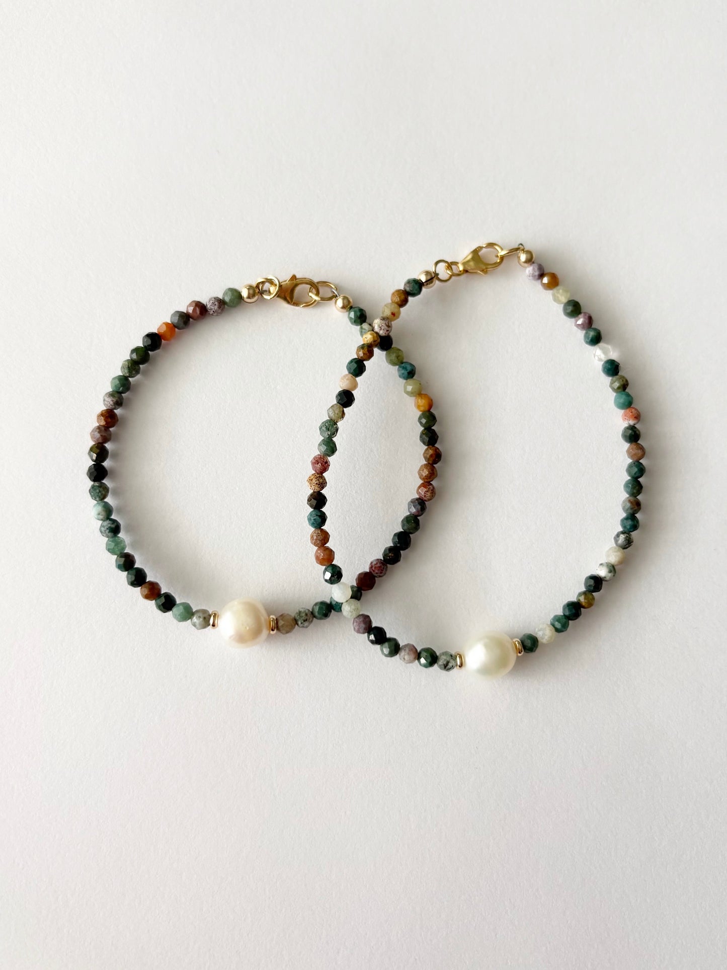 Indian Agate and Pearl Bracelet with small faceted agate beads in green, brown, and white, and a single pearl