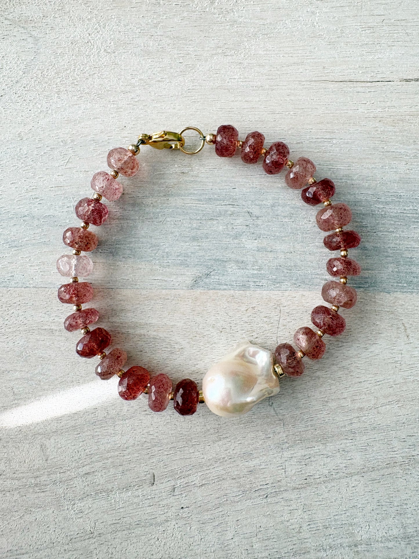 Strawberry Quartz and Pearl Bracelet with faceted strawberry quartz beads and a large baroque pearl