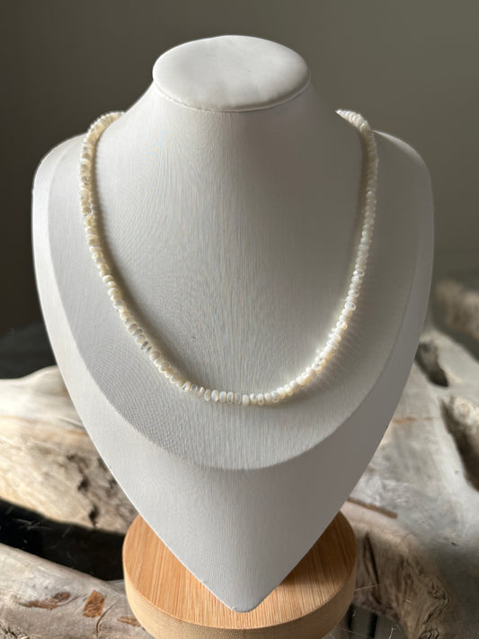 Mother of Pearl Necklace 16"
