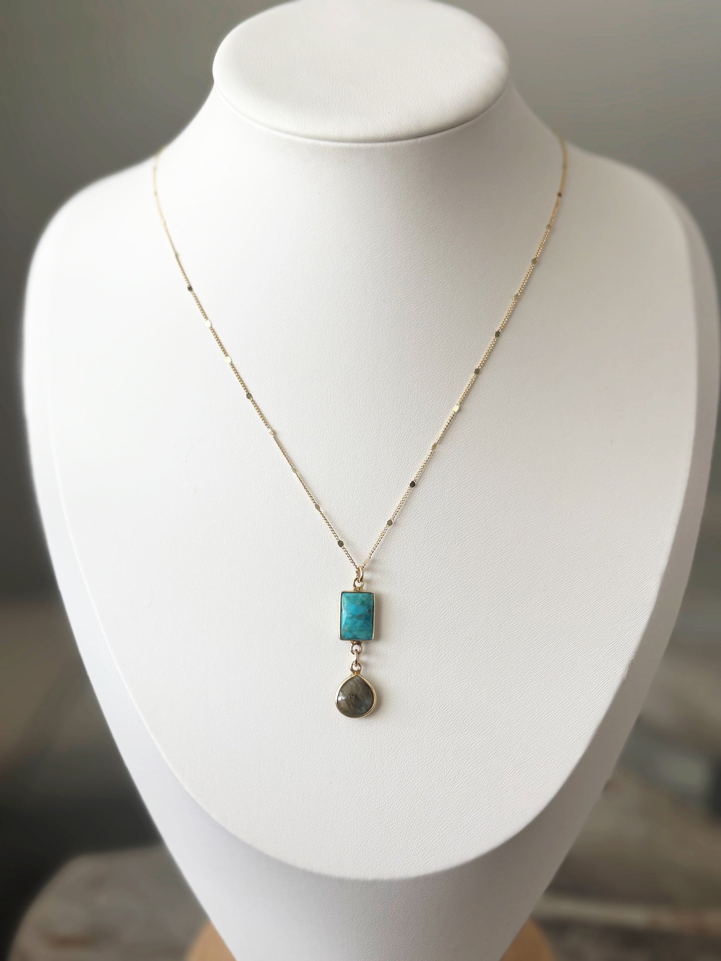 Howlite and Labradorite Chain Necklace