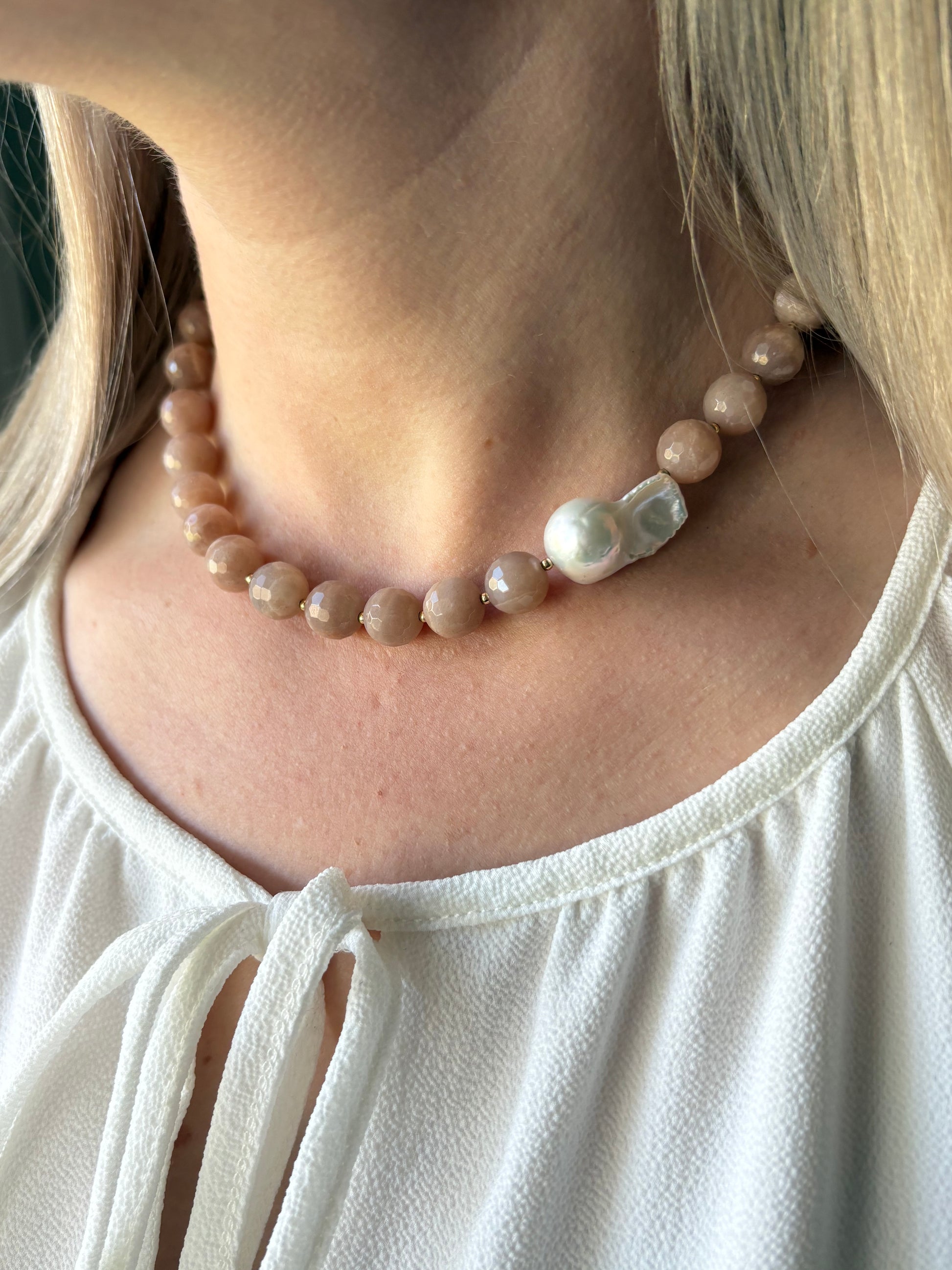 Peach Moonstone and Pearl Necklace with faceted peach moonstone beads and a baroque pearl