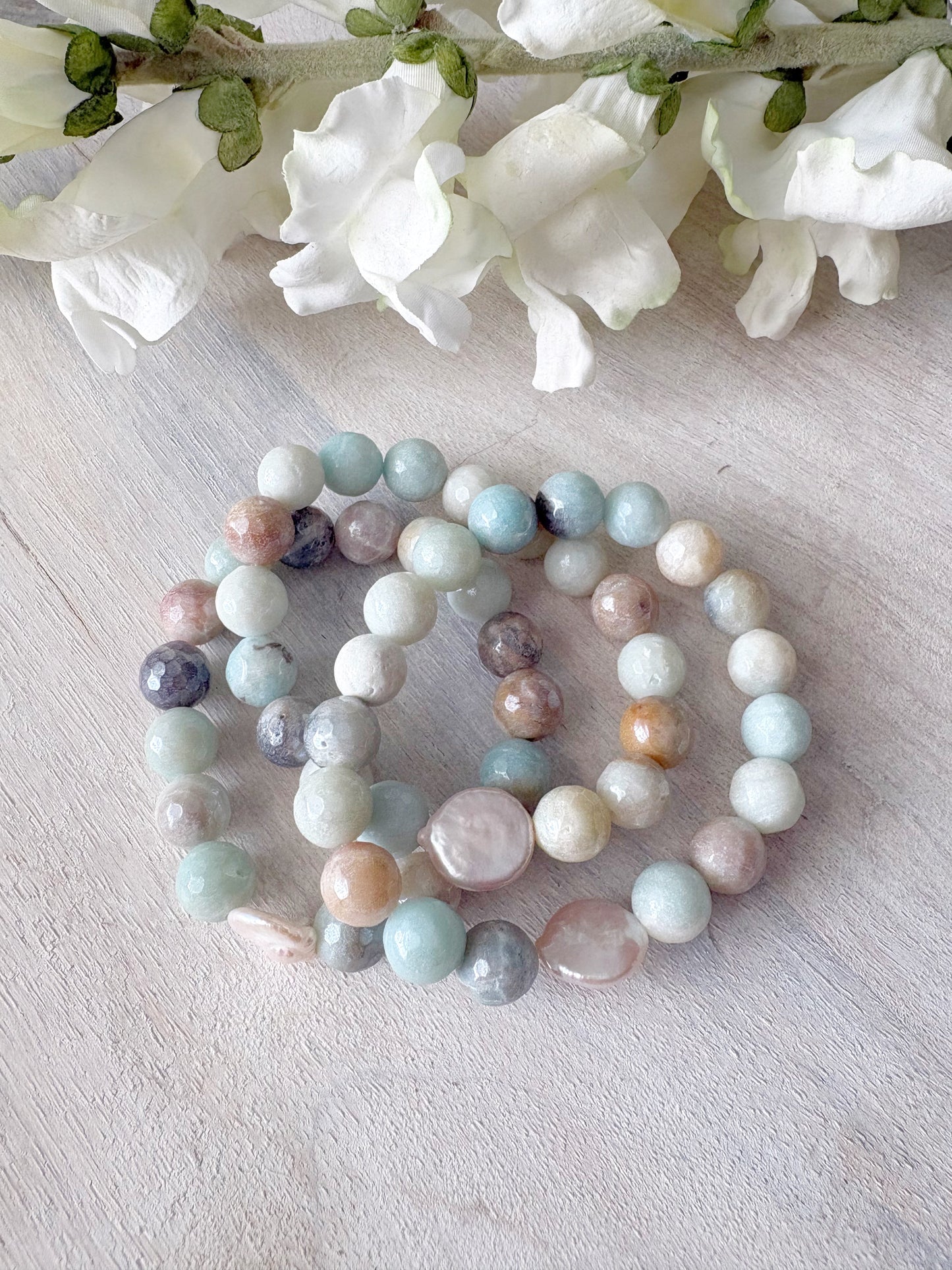 Mystic Amazonite and Pearl Bracelet with round amazonite beads and flat pearl beads