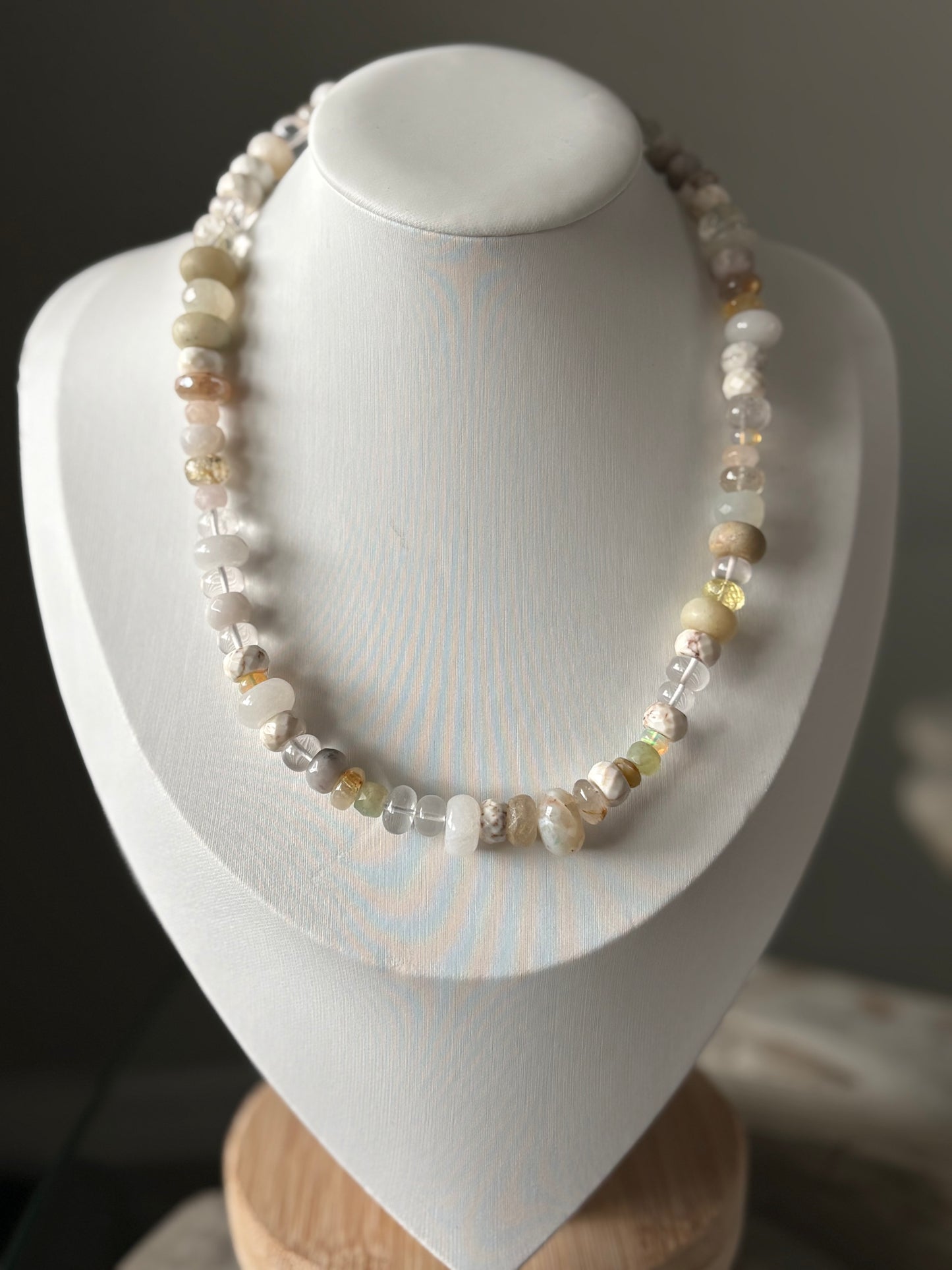 Mixed Neutral Necklace
